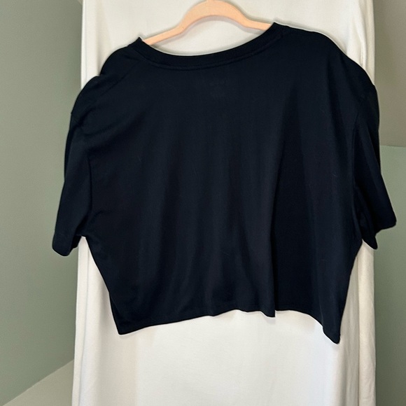 Under Armour Women's Black Cropped Top size XL - Picture 4 of 7